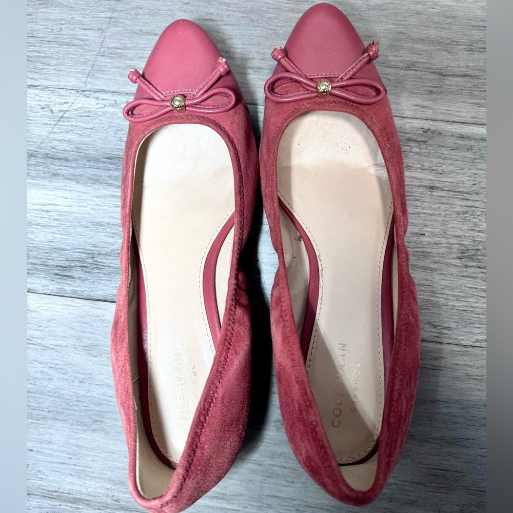 Cole Haan Wedge Bow Heels (Size 6)